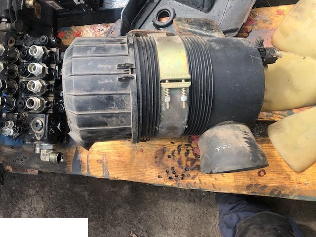 Manitou - Obudowa Filtra Powietrza - Air filter for Agricultural machinery: picture 2 Manitou - Obudowa Filtra Powietrza - Air filter for Agricultural machinery: picture 2