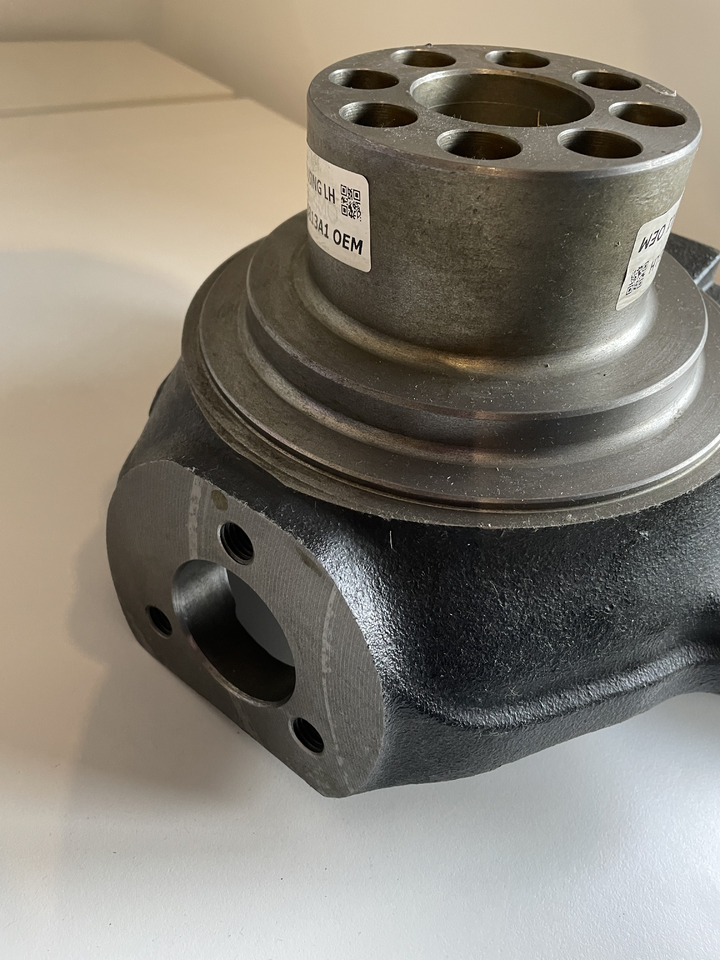 Massey Case Carraro 144 - zwrotnica lewa NOWA GWARANCJA 72715707 - Steering knuckle for Agricultural machinery: picture 2 Massey Case Carraro 144 - zwrotnica lewa NOWA GWARANCJA 72715707 - Steering knuckle for Agricultural machinery: picture 2