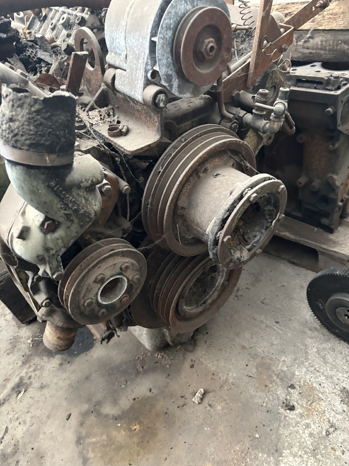 Mercedes OM422A OM 422A 422.901 Silnik Słupek Blok Koło Zamachowe Wał Korbowy Miska CZĘŚCI - Flywheel for Agricultural machinery: picture 3 Mercedes OM422A OM 422A 422.901 Silnik Słupek Blok Koło Zamachowe Wał Korbowy Miska CZĘŚCI - Flywheel for Agricultural machinery: picture 3