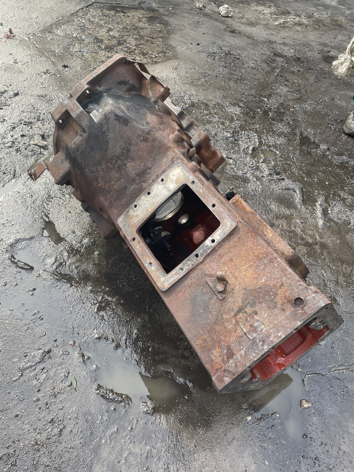 New Holland 8160 - obudowa skrzyni biegów 5164693 - Gearbox for Farm tractor: picture 4 New Holland 8160 - obudowa skrzyni biegów 5164693 - Gearbox for Farm tractor: picture 4