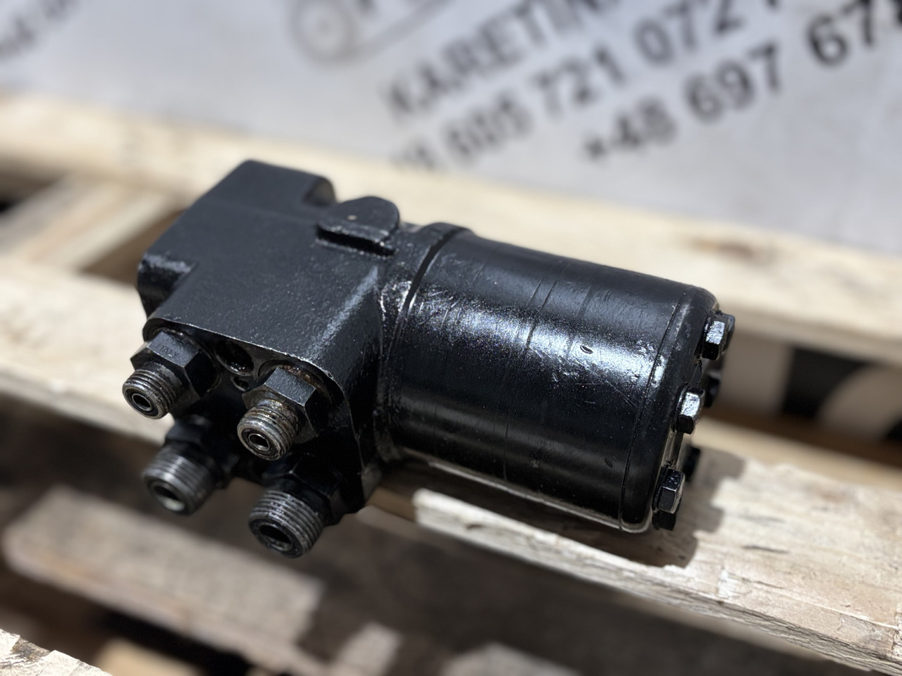 New Holland Orbitrol T6070 T6080 T6090 T7060 T7070 CASE Puma 47136607 - Steering pump for Agricultural machinery: picture 3 New Holland Orbitrol T6070 T6080 T6090 T7060 T7070 CASE Puma 47136607 - Steering pump for Agricultural machinery: picture 3