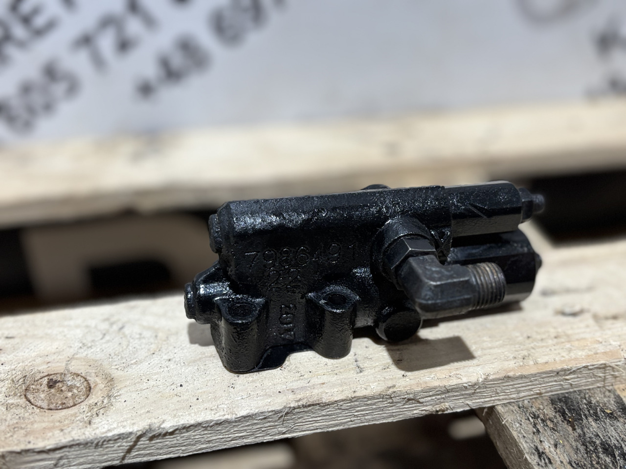 Rexroth 7986491 Zawór pompy sterującej przepływem CAT E330D E345D Forwarder 554 - Hydraulic valve for Construction machinery: picture 1 Rexroth 7986491 Zawór pompy sterującej przepływem CAT E330D E345D Forwarder 554 - Hydraulic valve for Construction machinery: picture 1