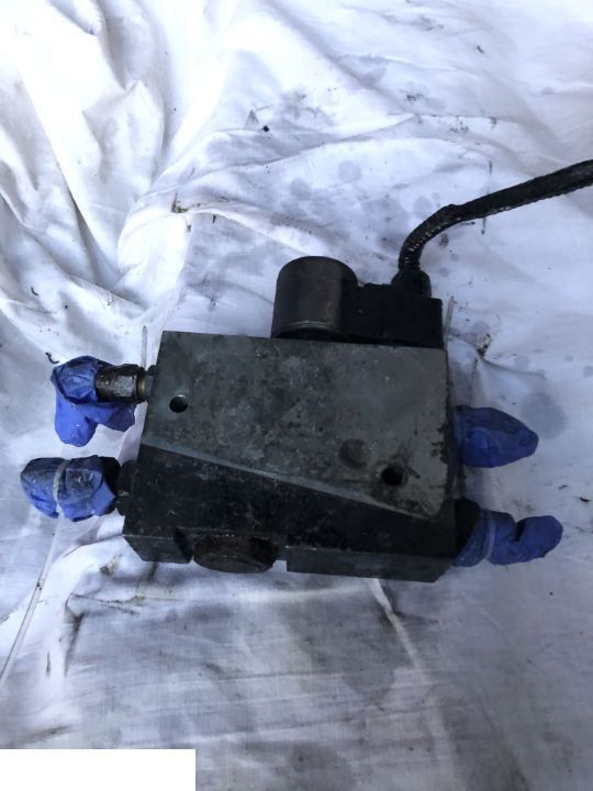 Rexroth Blok Hydrauliczny - Hydraulic valve for Agricultural machinery: picture 2 Rexroth Blok Hydrauliczny - Hydraulic valve for Agricultural machinery: picture 2