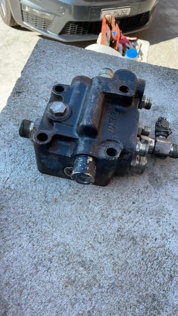 Matbro claas ranger zawór priorytetu - Spare parts for Agricultural machinery: picture 1 Matbro claas ranger zawór priorytetu - Spare parts for Agricultural machinery: picture 1