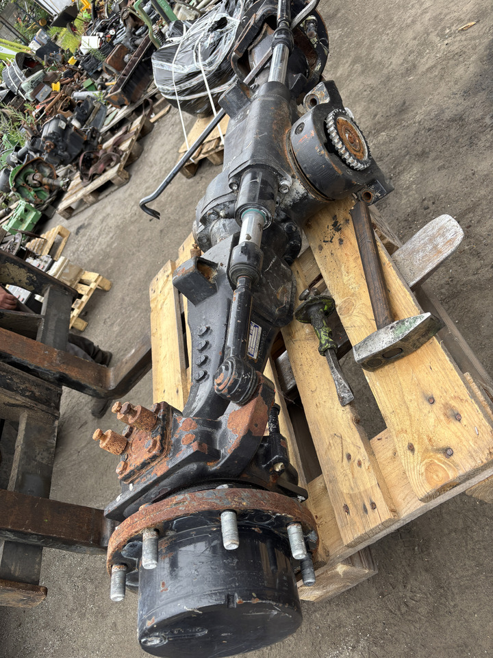 Valtra N92 - most przedni - zwolnica zwrotnica siłownik dyferencjał atak - Steering knuckle for Agricultural machinery: picture 5 Valtra N92 - most przedni - zwolnica zwrotnica siłownik dyferencjał atak - Steering knuckle for Agricultural machinery: picture 5