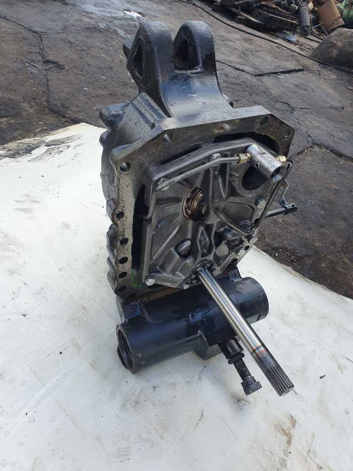 Valtra T130 - Zwolnica - Zwrotnica - Półoś - Skrzynia - Silnik - Siłowniki - Tylny WOM - Steering knuckle for Agricultural machinery: picture 3 Valtra T130 - Zwolnica - Zwrotnica - Półoś - Skrzynia - Silnik - Siłowniki - Tylny WOM - Steering knuckle for Agricultural machinery: picture 3