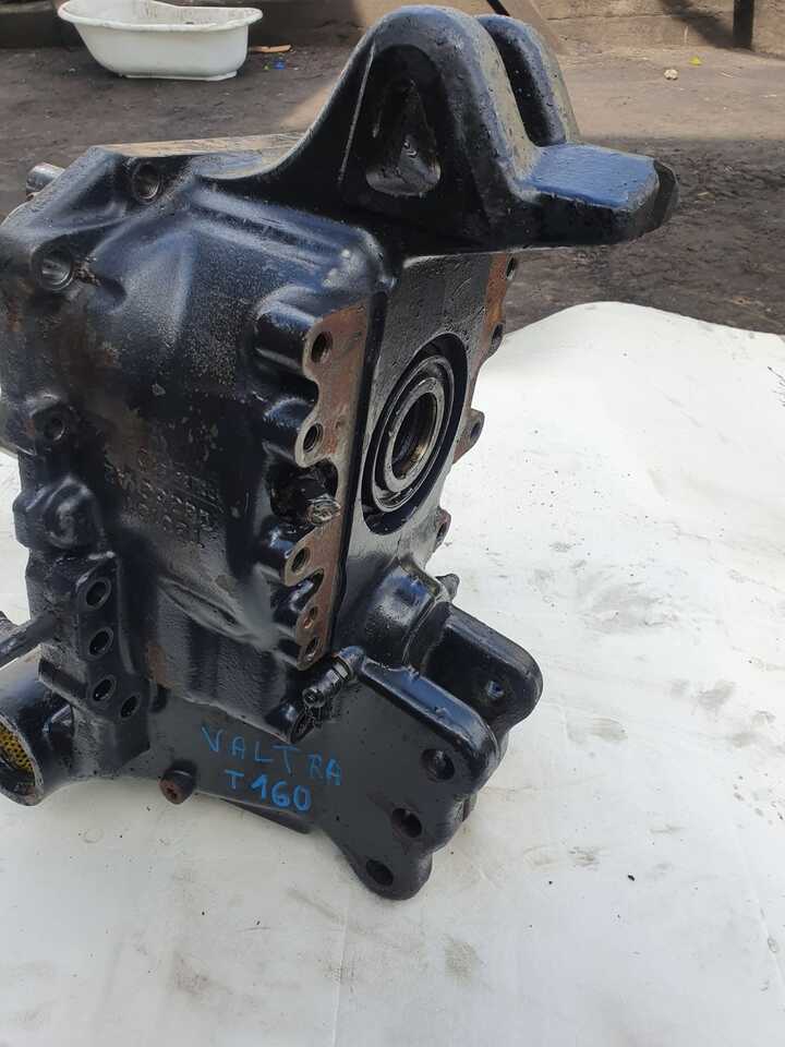 Valtra T130 - Zwolnica - Zwrotnica - Półoś - Skrzynia - Silnik - Siłowniki - Tylny WOM - Steering knuckle for Agricultural machinery: picture 2 Valtra T130 - Zwolnica - Zwrotnica - Półoś - Skrzynia - Silnik - Siłowniki - Tylny WOM - Steering knuckle for Agricultural machinery: picture 2