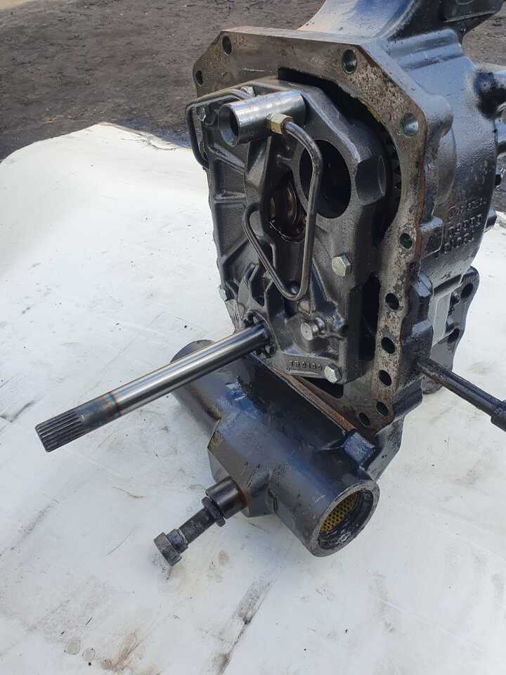 Steering knuckle for Agricultural machinery Valtra T170  - Zwolnica - Zwrotnica - Półoś - Skrzynia - Silnik - Siłowniki - Tylny WOM: picture 9