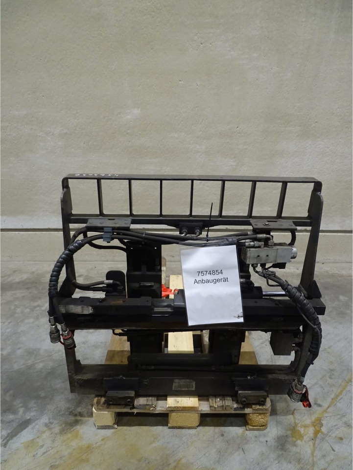 Durwen Fork positioner FEM 2 RZV-S-TGZ.25.1200 - Attachment for Material handling equipment: picture 5 Durwen Fork positioner FEM 2 RZV-S-TGZ.25.1200 - Attachment for Material handling equipment: picture 5