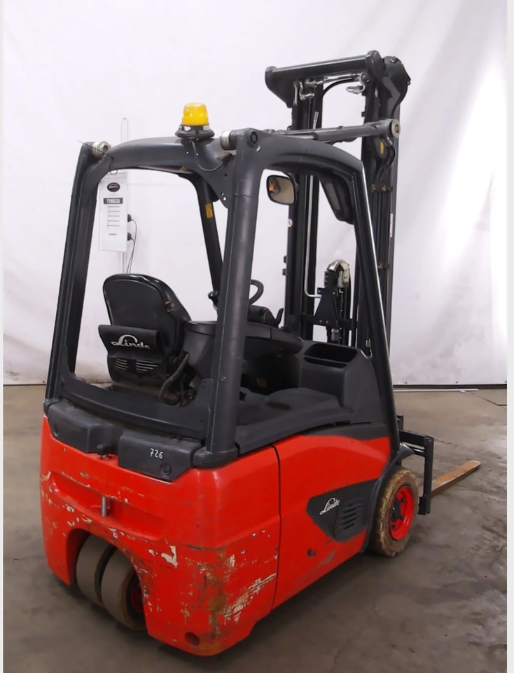 Linde E15 - Electric forklift: picture 3 Linde E15 - Electric forklift: picture 3