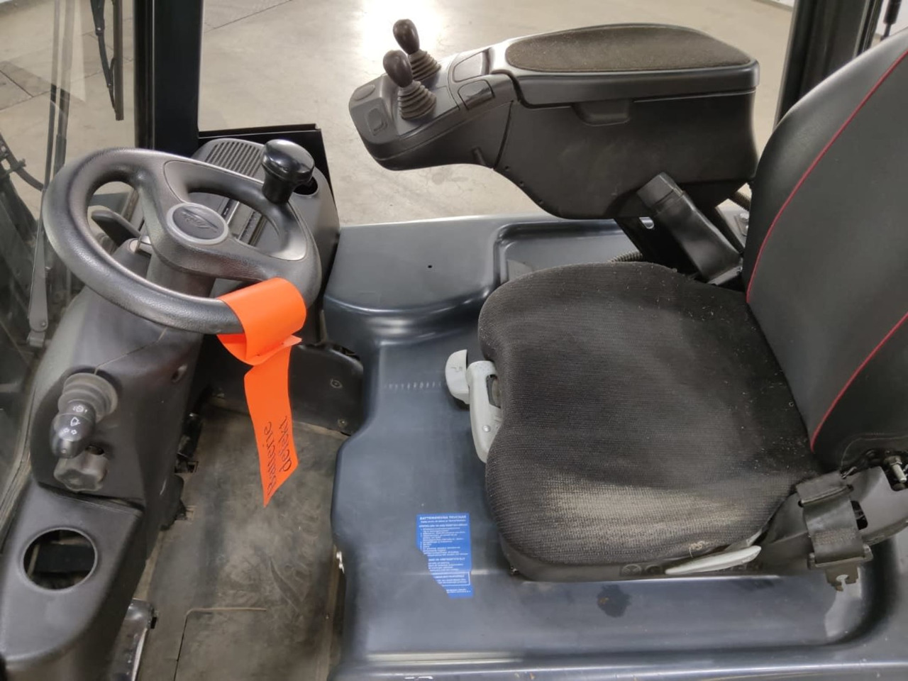 Linde E16C-02 - Electric forklift: picture 4 Linde E16C-02 - Electric forklift: picture 4