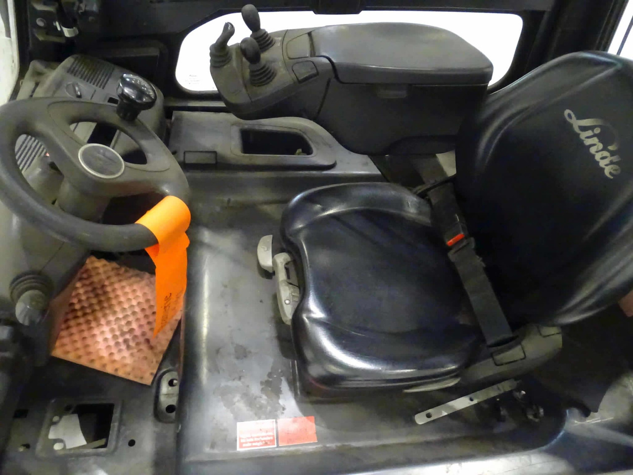 Linde E30HL-01/600 - Electric forklift: picture 3 Linde E30HL-01/600 - Electric forklift: picture 3