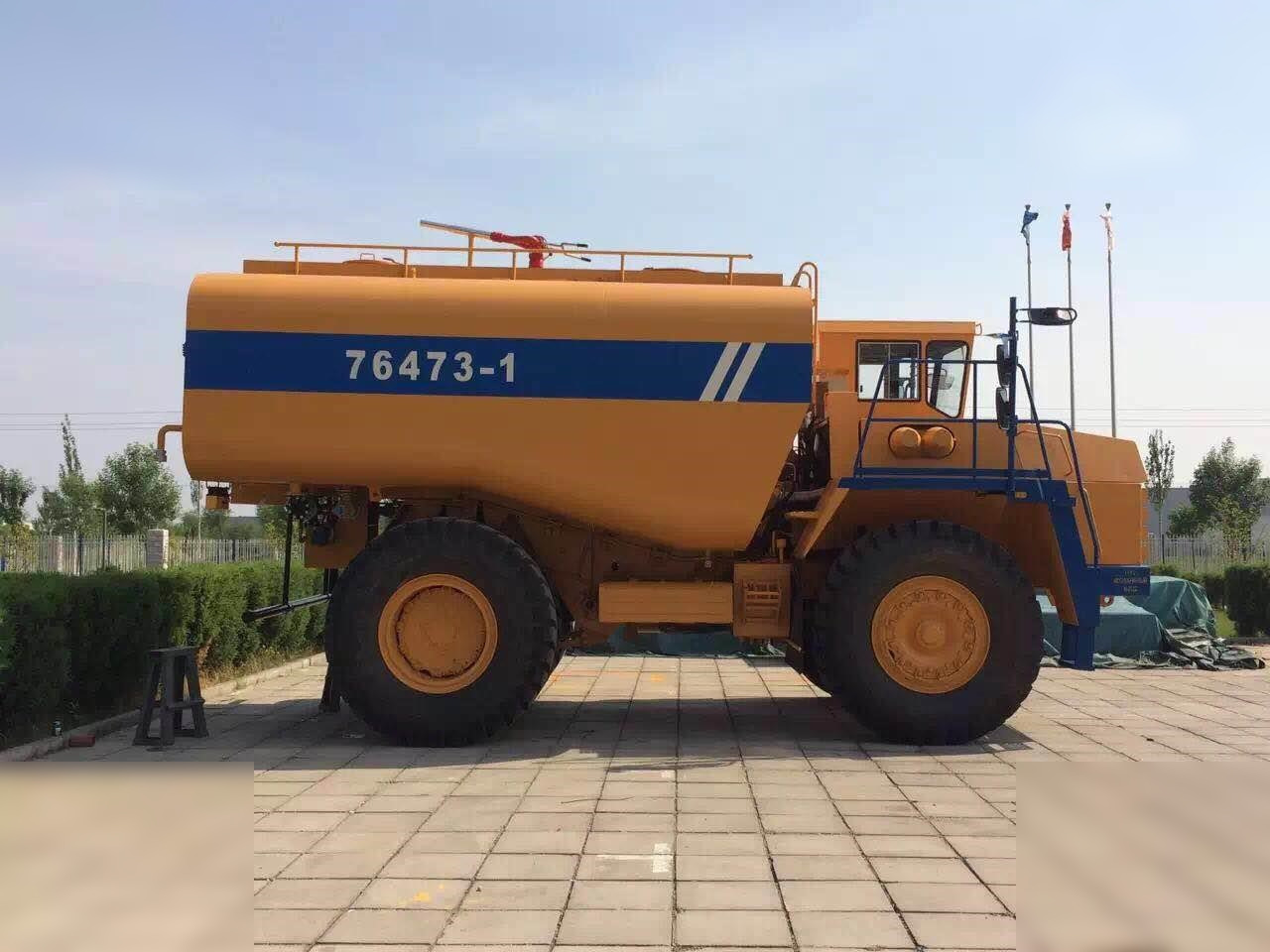2000 BELAZ 75473 - Rigid dumper/ Rock truck: picture 1 2000 BELAZ 75473 - Rigid dumper/ Rock truck: picture 1