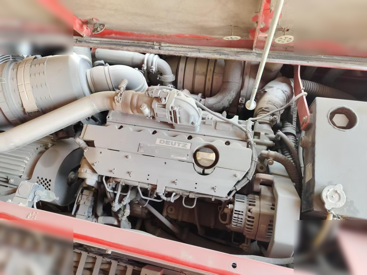 2016 BOMAG BF600P - Asphalt paver: picture 2 2016 BOMAG BF600P - Asphalt paver: picture 2