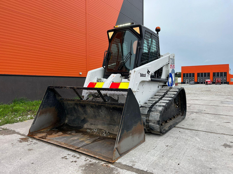 Bobcat T 200 V-SNOWPLOW - Crawler loader: picture 3 Bobcat T 200 V-SNOWPLOW - Crawler loader: picture 3