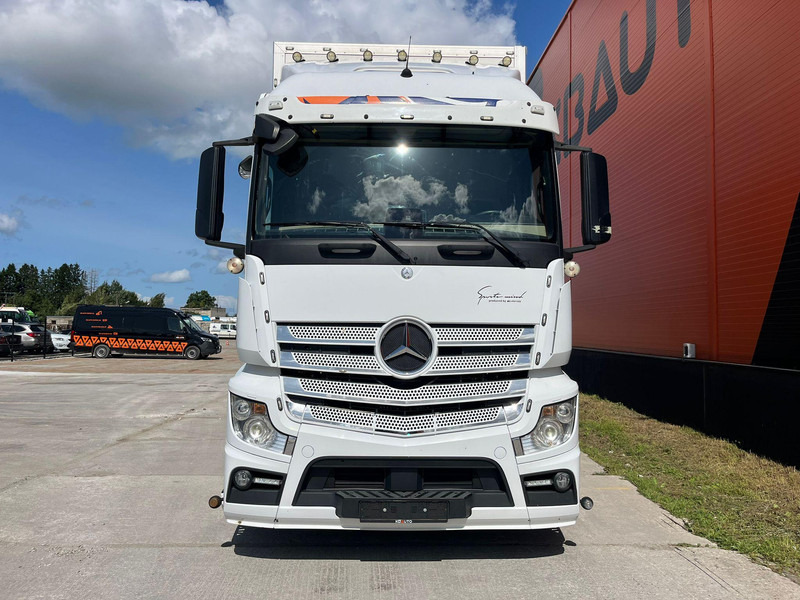 Mercedes-Benz Actros 2551 6x2*4 BOX L=7401mm - Box truck: picture 3 Mercedes-Benz Actros 2551 6x2*4 BOX L=7401mm - Box truck: picture 3