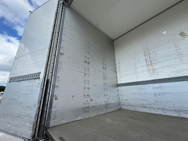 Leasing of Mercedes-Benz Actros 2551 6x2*4 BOX L=7401mm Mercedes-Benz Actros 2551 6x2*4 BOX L=7401mm: picture 12