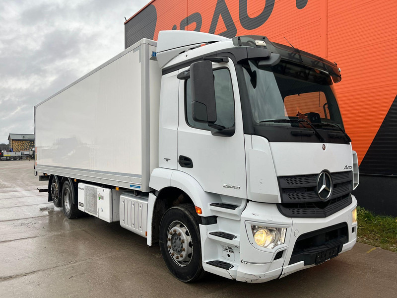 Mercedes-Benz Antos 2543 6x2*4 THERMOKING UT 800 / BOX L=7604 - Refrigerator truck: picture 3 Mercedes-Benz Antos 2543 6x2*4 THERMOKING UT 800 / BOX L=7604 - Refrigerator truck: picture 3