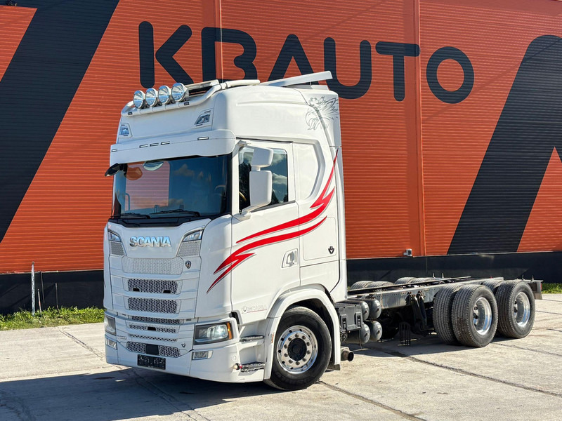 Scania S 650 6x4 9 TON FRONT AXLE / RETARDER / CHASSIS L=5851 mm - Cab chassis truck: picture 1 Scania S 650 6x4 9 TON FRONT AXLE / RETARDER / CHASSIS L=5851 mm - Cab chassis truck: picture 1