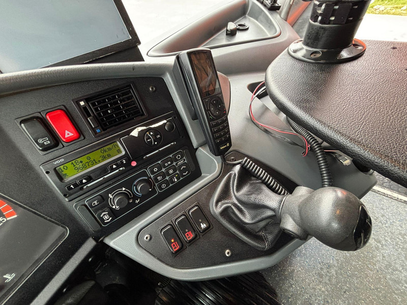 Suburban bus Setra S 417 UL 6x2*4 AC / AUXILIARY HEATER / WC / WHEELCHAIR LIFT: picture 13 Suburban bus Setra S 417 UL 6x2*4 AC / AUXILIARY HEATER / WC / WHEELCHAIR LIFT: picture 13