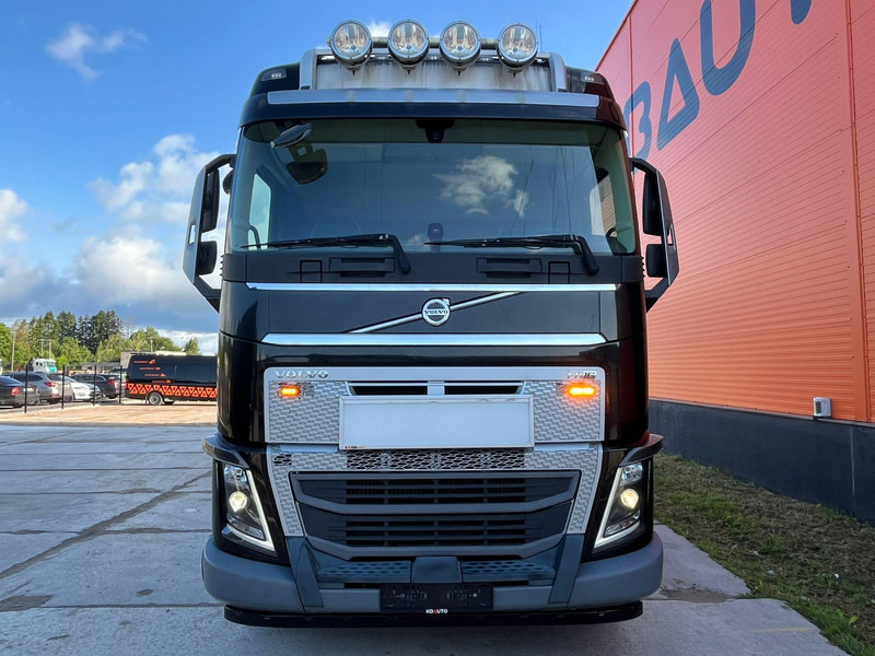 Volvo FH 16 750 8x4 GCW 90 ton / DOLLY / RETARDER - Tractor unit: picture 2 Volvo FH 16 750 8x4 GCW 90 ton / DOLLY / RETARDER - Tractor unit: picture 2