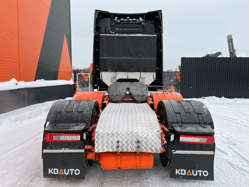 Volvo FH 540 6x4 GCW 70 ton / RETARDER / TANDEM AXLE LIFT - Tractor unit: picture 5 Volvo FH 540 6x4 GCW 70 ton / RETARDER / TANDEM AXLE LIFT - Tractor unit: picture 5