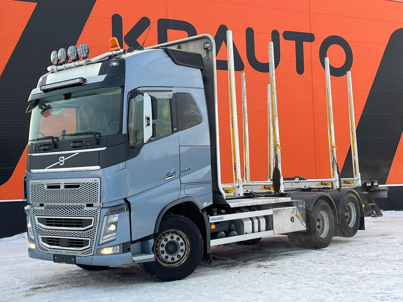 Volvo FH 16 650 6x4 TANDEM AXLE LIFT - Logging truck, Crane truck: picture 1 Volvo FH 16 650 6x4 TANDEM AXLE LIFT - Logging truck, Crane truck: picture 1