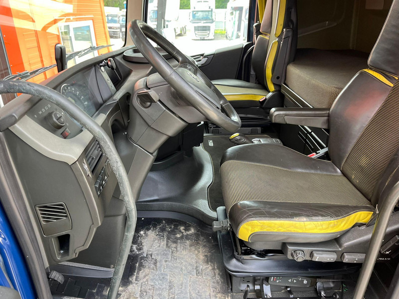 Dropside/ Flatbed truck, Crane truck Volvo FH 16 650 8x2*6 HMF 6020K-RC + JIB / PLATFORM L=6344 mm: picture 20 Dropside/ Flatbed truck, Crane truck Volvo FH 16 650 8x2*6 HMF 6020K-RC + JIB / PLATFORM L=6344 mm: picture 20