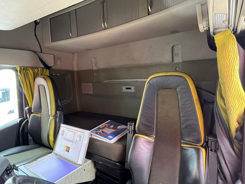 Dropside/ Flatbed truck, Crane truck Volvo FH 16 650 8x2*6 HMF 6020K-RC + JIB / PLATFORM L=6344 mm: picture 19 Dropside/ Flatbed truck, Crane truck Volvo FH 16 650 8x2*6 HMF 6020K-RC + JIB / PLATFORM L=6344 mm: picture 19