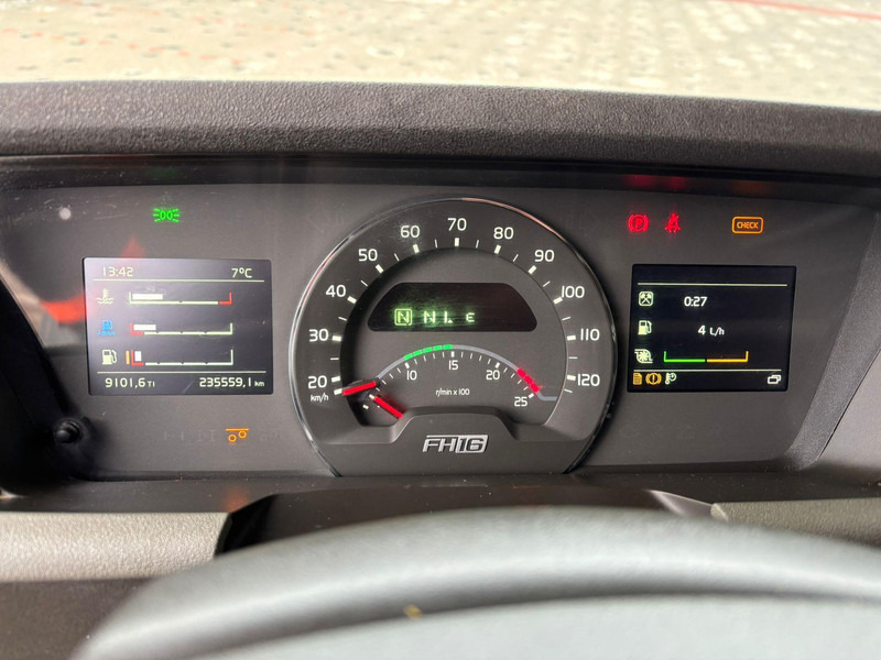 Dropside/ Flatbed truck, Crane truck Volvo FH 16 650 8x4*4 PALFINGER PK 33002 EH / PLATFORM L=6779 mm: picture 18