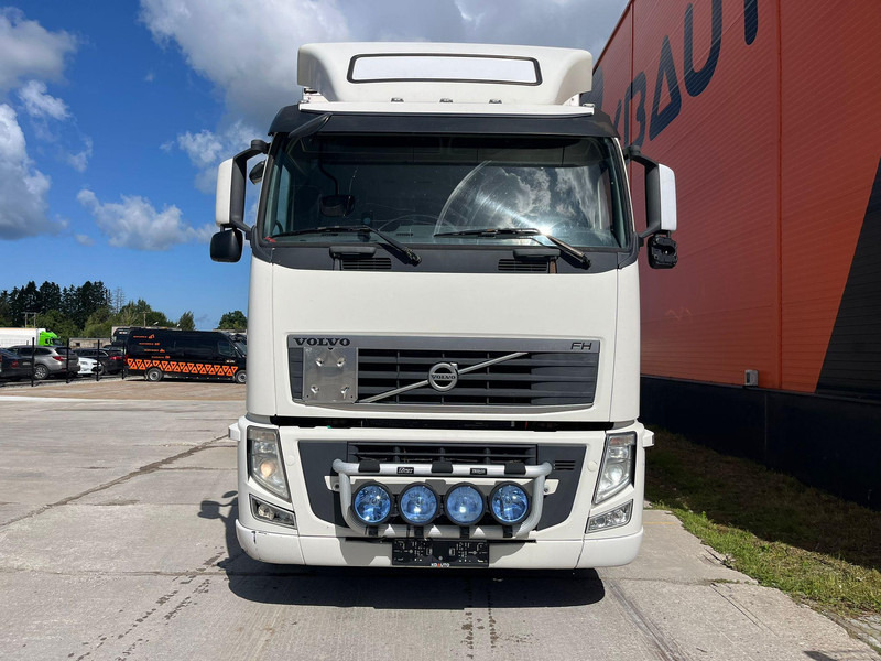 Volvo FH 400 6x2 BOX L=7400 - Box truck: picture 2 Volvo FH 400 6x2 BOX L=7400 - Box truck: picture 2