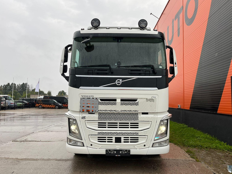 Volvo FH 500 6x2 TANK 22150 l / 6950+4700+4650+5850 l - Tank truck: picture 4 Volvo FH 500 6x2 TANK 22150 l / 6950+4700+4650+5850 l - Tank truck: picture 4