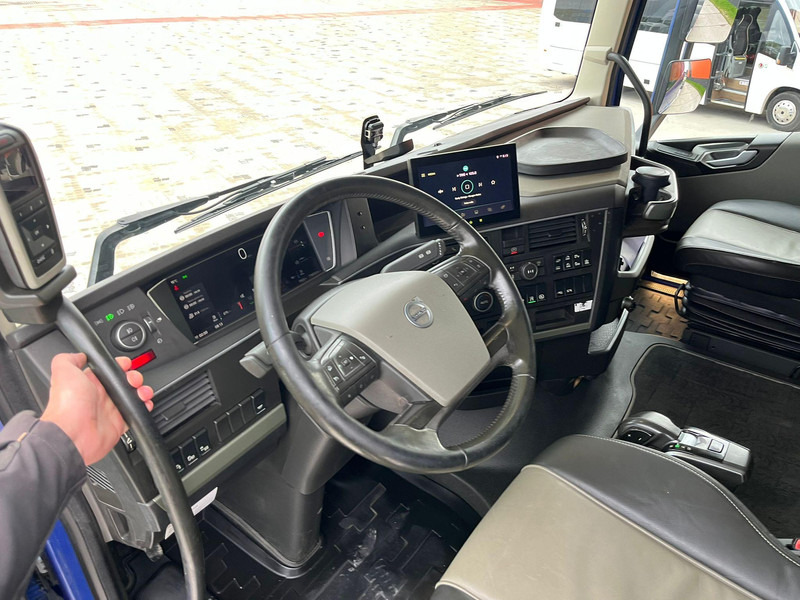 Cab chassis truck Volvo FH 500 8x4*4 GLOBE XL / RETARDER / CHASSIS L=7589 mm: picture 13 Cab chassis truck Volvo FH 500 8x4*4 GLOBE XL / RETARDER / CHASSIS L=7589 mm: picture 13