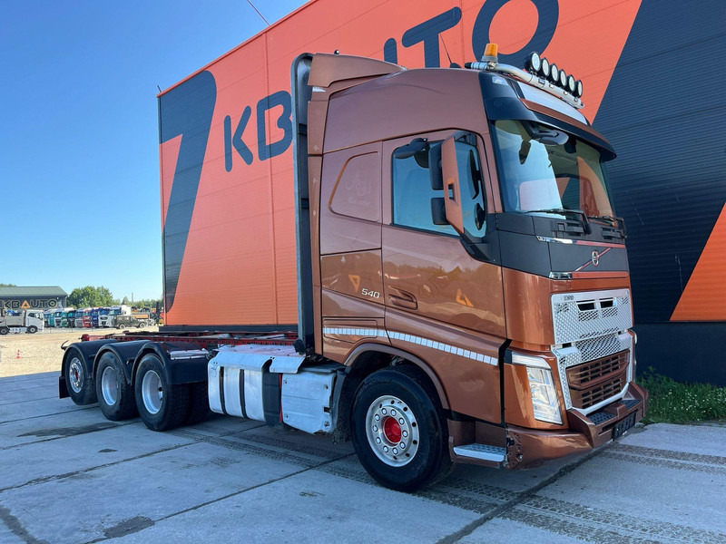 Volvo FH 540 8x4*4 GLOBE XL / 9 ton FRONT AXLE / CHASSIS L=7710 mm - Cab chassis truck: picture 4 Volvo FH 540 8x4*4 GLOBE XL / 9 ton FRONT AXLE / CHASSIS L=7710 mm - Cab chassis truck: picture 4