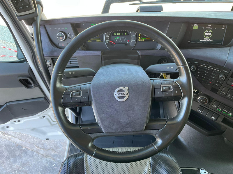 Dropside/ Flatbed truck, Crane truck Volvo FH 540 8x4*4 HMF5020K-6 + JIB + WINCH / PLATFORM L=6508 mm: picture 17 Dropside/ Flatbed truck, Crane truck Volvo FH 540 8x4*4 HMF5020K-6 + JIB + WINCH / PLATFORM L=6508 mm: picture 17