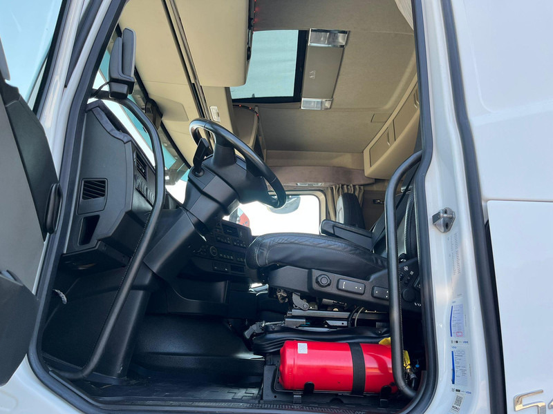 Dropside/ Flatbed truck, Crane truck Volvo FH 540 8x4*4 HMF5020K-6 + JIB + WINCH / PLATFORM L=6508 mm: picture 20 Dropside/ Flatbed truck, Crane truck Volvo FH 540 8x4*4 HMF5020K-6 + JIB + WINCH / PLATFORM L=6508 mm: picture 20