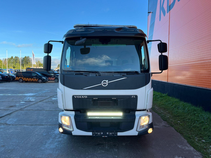 Volvo FL 250 4x2 PALFINGER PK 12.501 / PLATFORM L=5019 mm - Dropside/ Flatbed truck, Crane truck: picture 3 Volvo FL 250 4x2 PALFINGER PK 12.501 / PLATFORM L=5019 mm - Dropside/ Flatbed truck, Crane truck: picture 3