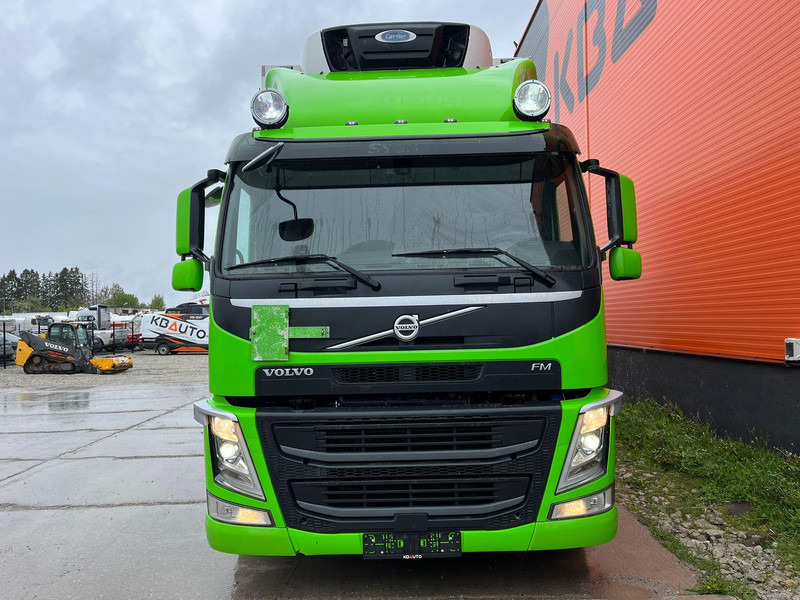 Volvo FM 370 6x2*4 SUPRA 850 / BOX L=7430 mm - Refrigerator truck: picture 3 Volvo FM 370 6x2*4 SUPRA 850 / BOX L=7430 mm - Refrigerator truck: picture 3
