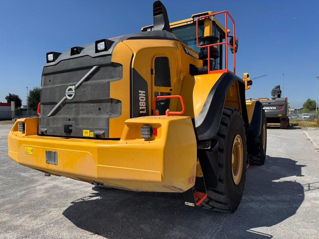 Volvo L180H - Wheel loader: picture 4 Volvo L180H - Wheel loader: picture 4