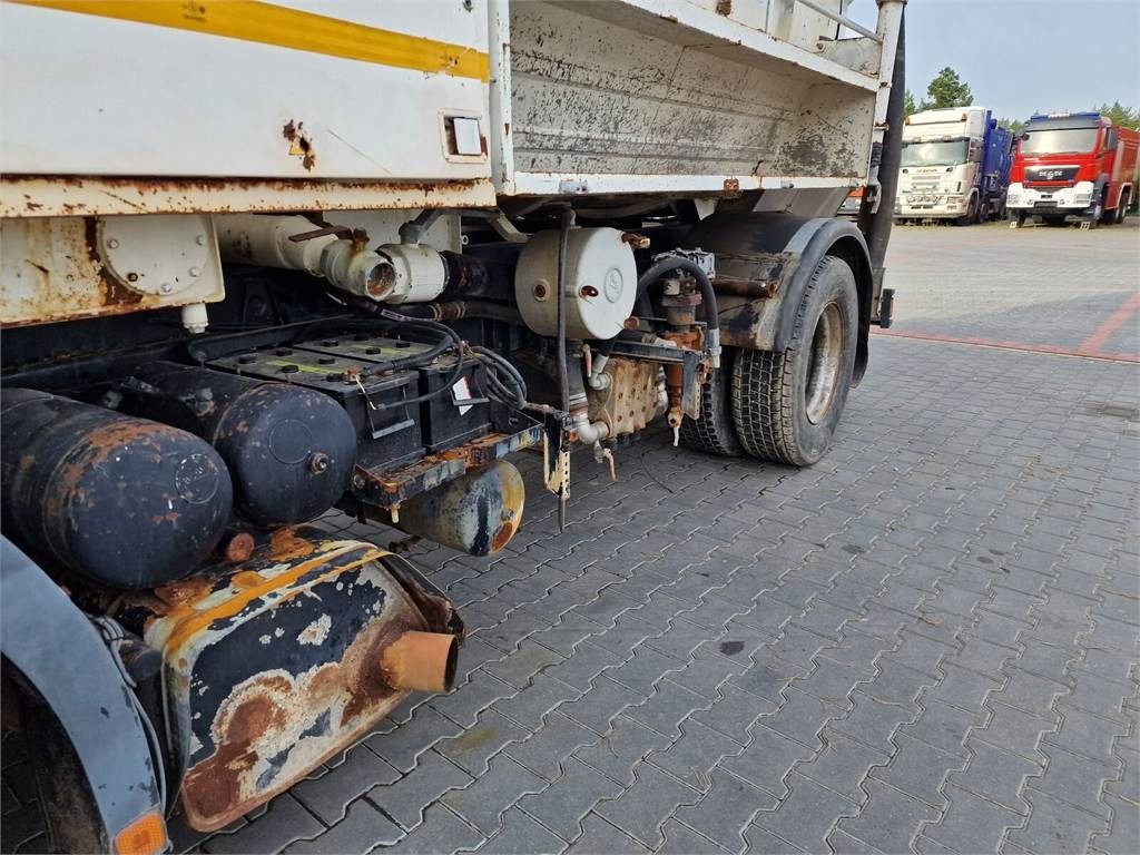 Vacuum truck MAN WUKO MORO KOMBI FOR CHANNEL CLEANING: picture 10