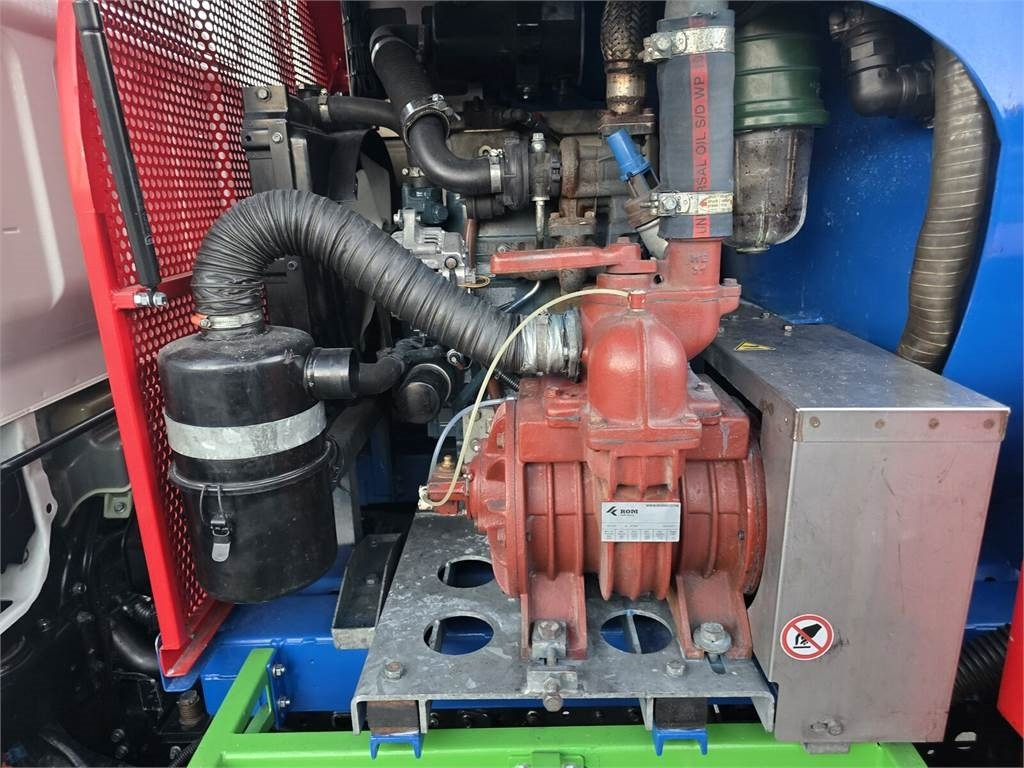Mitsubishi ROM SMART COMBI WUKO HOT WATER FOR CLEANING SEWAGE - Vacuum truck: picture 3 Mitsubishi ROM SMART COMBI WUKO HOT WATER FOR CLEANING SEWAGE - Vacuum truck: picture 3