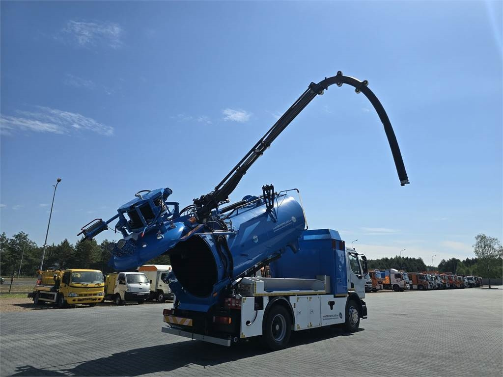 Renault WUKO RIVARD for collecting liquid waste - Vacuum truck: picture 1 Renault WUKO RIVARD for collecting liquid waste - Vacuum truck: picture 1