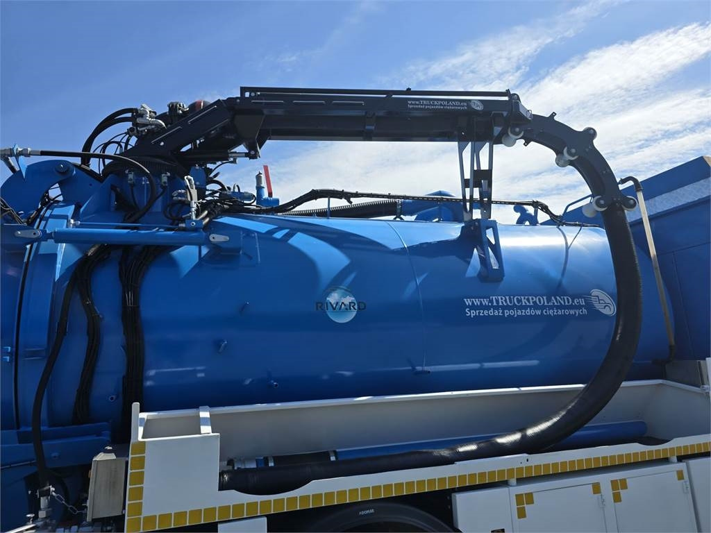 Vacuum truck Renault WUKO RIVARD for collecting liquid waste: picture 20 Vacuum truck Renault WUKO RIVARD for collecting liquid waste: picture 20