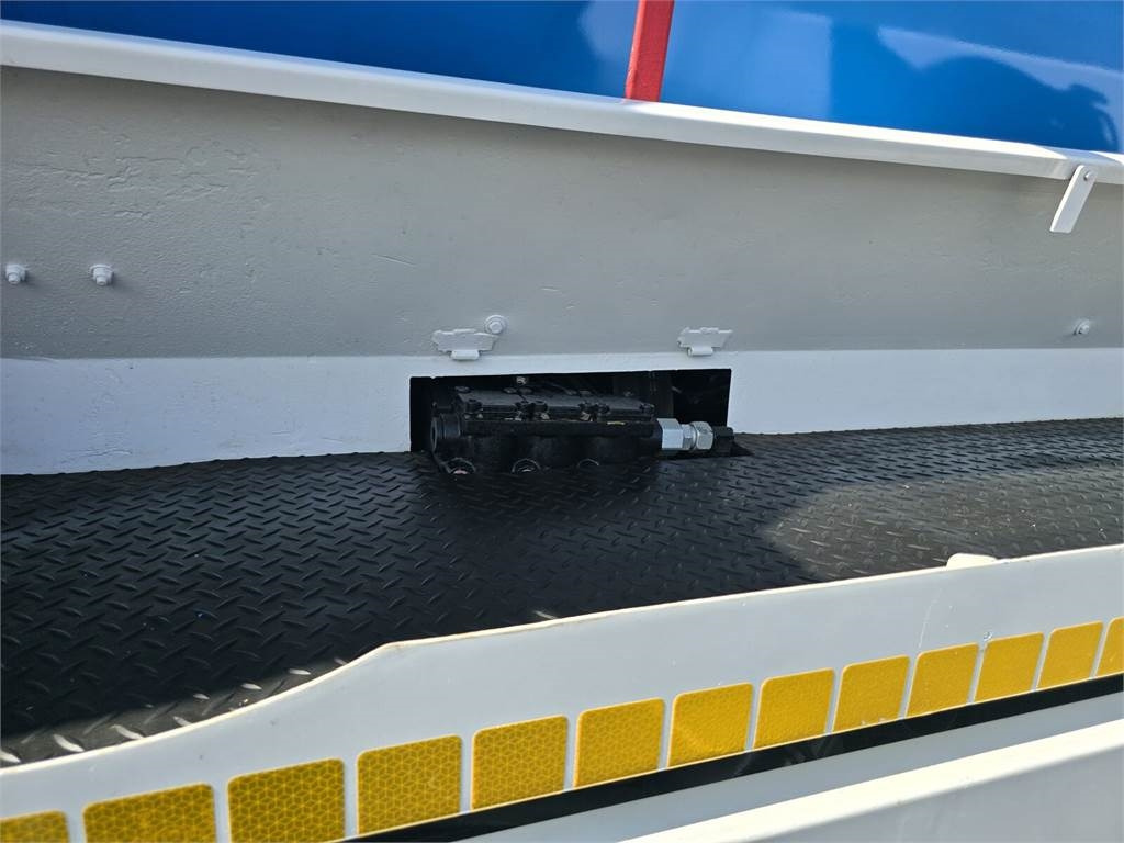 Vacuum truck Renault WUKO RIVARD for collecting liquid waste: picture 14 Vacuum truck Renault WUKO RIVARD for collecting liquid waste: picture 14