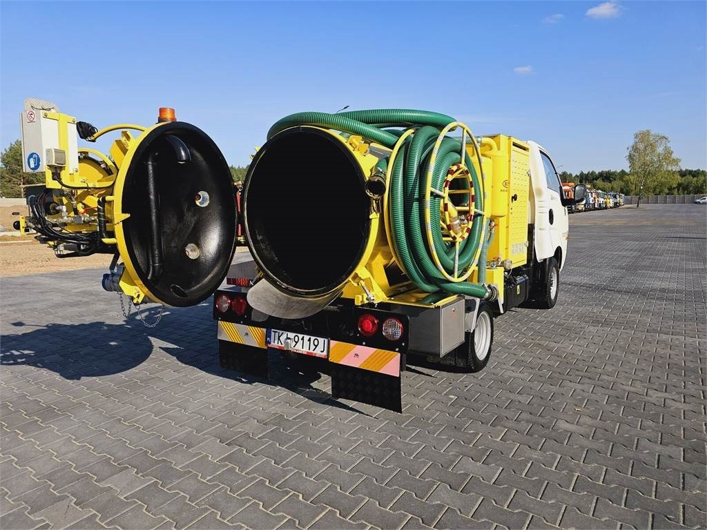Isuzu Kia on categories B COMBI WUKO FOR DUCT CLEANING 2 - Utility/ Special vehicle: picture 3 Isuzu Kia on categories B COMBI WUKO FOR DUCT CLEANING 2 - Utility/ Special vehicle: picture 3
