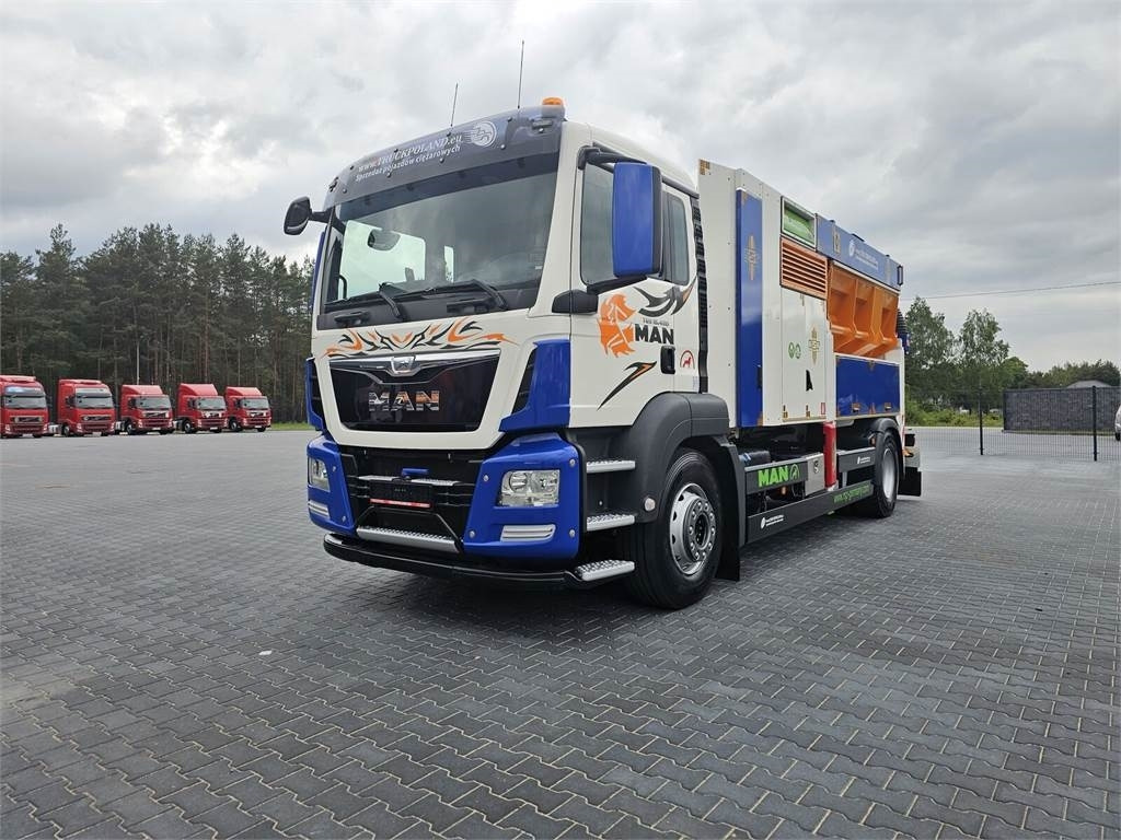 MAN RSP ESE 18/4-KM Saugbagger vacuum cleaner excavato - Utility/ Special vehicle: picture 3 MAN RSP ESE 18/4-KM Saugbagger vacuum cleaner excavato - Utility/ Special vehicle: picture 3