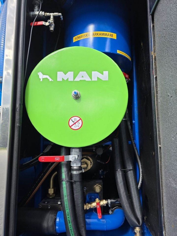MAN WUKO KAISER EUR-MARK PKL 7.9 FOR CLEANING SEWAGE E - Utility/ Special vehicle: picture 3 MAN WUKO KAISER EUR-MARK PKL 7.9 FOR CLEANING SEWAGE E - Utility/ Special vehicle: picture 3