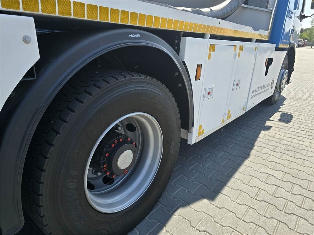 Renault 4x2 WUKO RIVARD for collecting liquid waste - Utility/ Special vehicle: picture 2 Renault 4x2 WUKO RIVARD for collecting liquid waste - Utility/ Special vehicle: picture 2