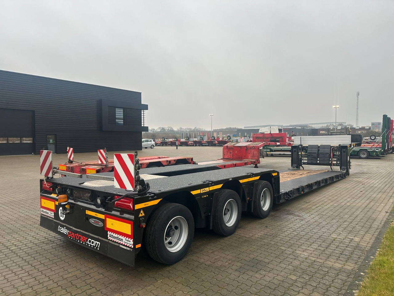 Doll 3 achs tiefbett / ausziehbar - Low loader semi-trailer: picture 2 Doll 3 achs tiefbett / ausziehbar - Low loader semi-trailer: picture 2