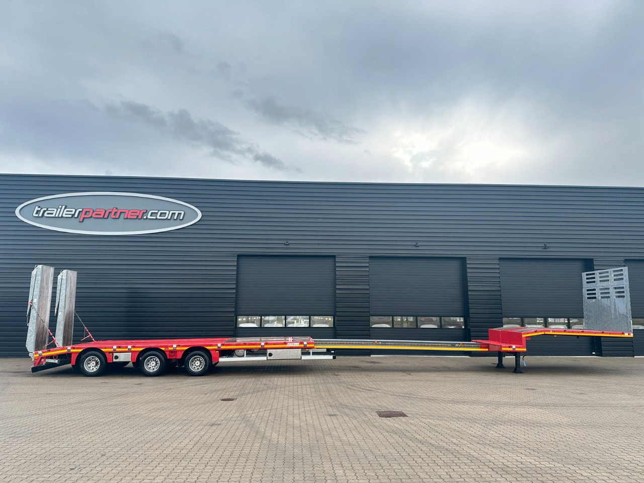 Low loader semi-trailer Faymonville Maxtrailer MAX 100 tieflader / ausziehbar: picture 11